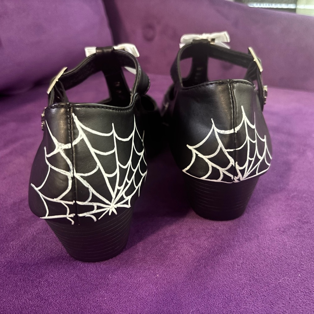 Black Spiderweb Mary Jane Heels with Pearl & Skull Charms, Removable Bows - Picture 6 of 8